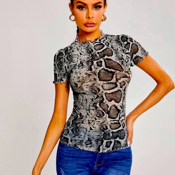 Gwendolyn Woman’s Multicolored Snakeskin Top - Picture 2 of 9